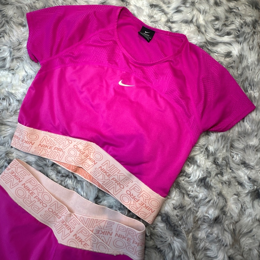Nike Hot Pink Shorts & Top Workout Set size XS / Small Barbie gym set EUC girly - Picture 3 of 12